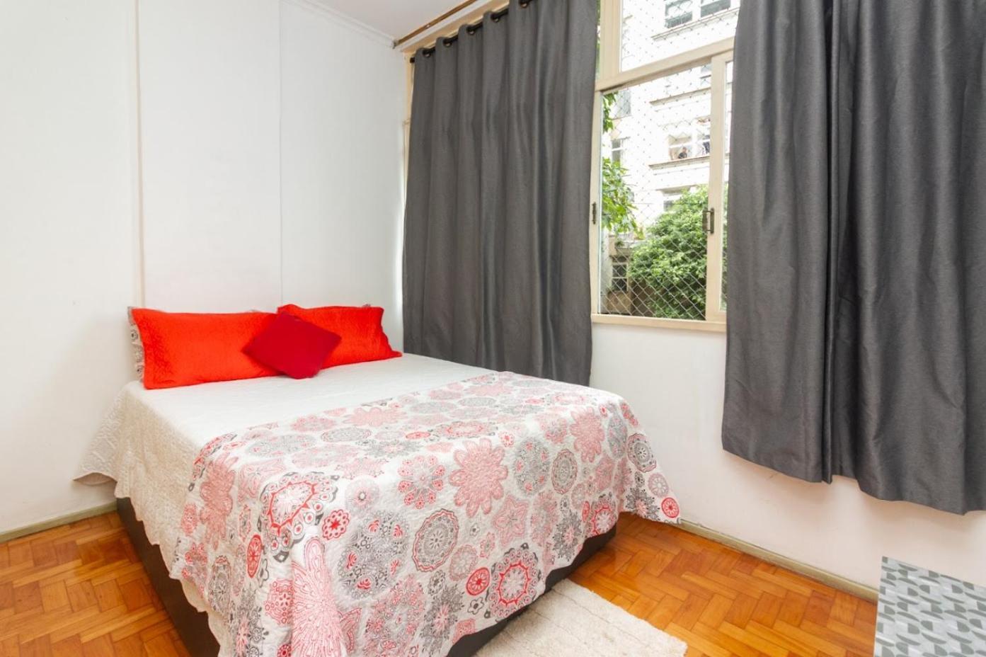 Espacoso Na De Copacabana Apartment